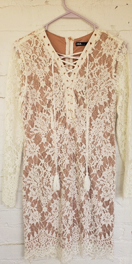 🚫🚫SOLD🚫🚫 🆕️ Boutique lace up dress